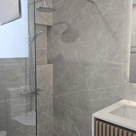 Apartment Center Gem