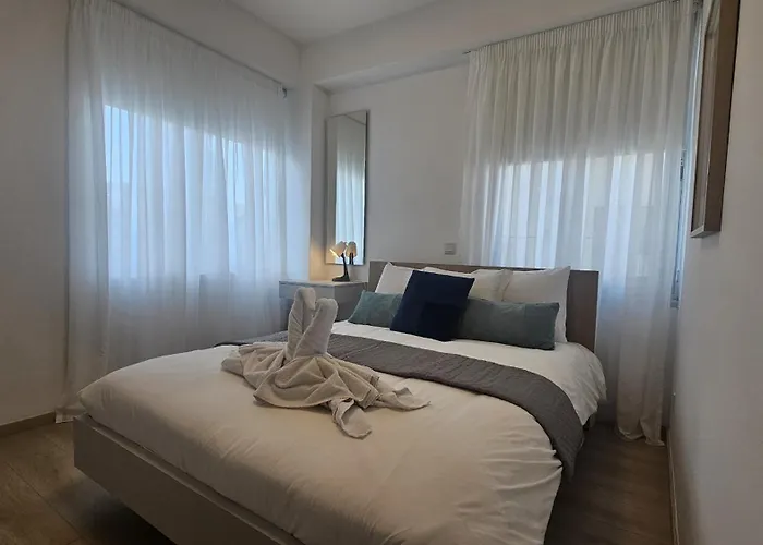 Center Gem Apartment